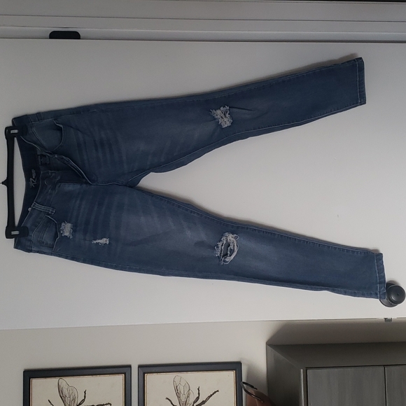 Ripped jeans - Picture 2 of 4